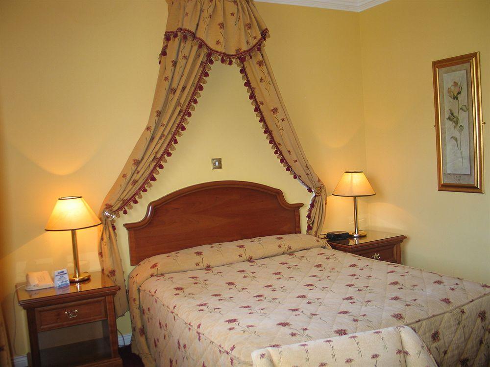 Old Weir Lodge Килларни Экстерьер фото